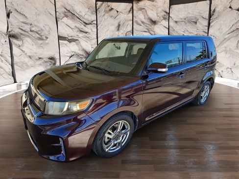 Used 2011 Scion xB image 1