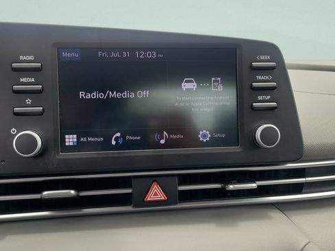 Used 2024 Hyundai Elantra SE FWD image 14