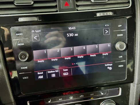 Used 2019 Volkswagen GTI SE image 17