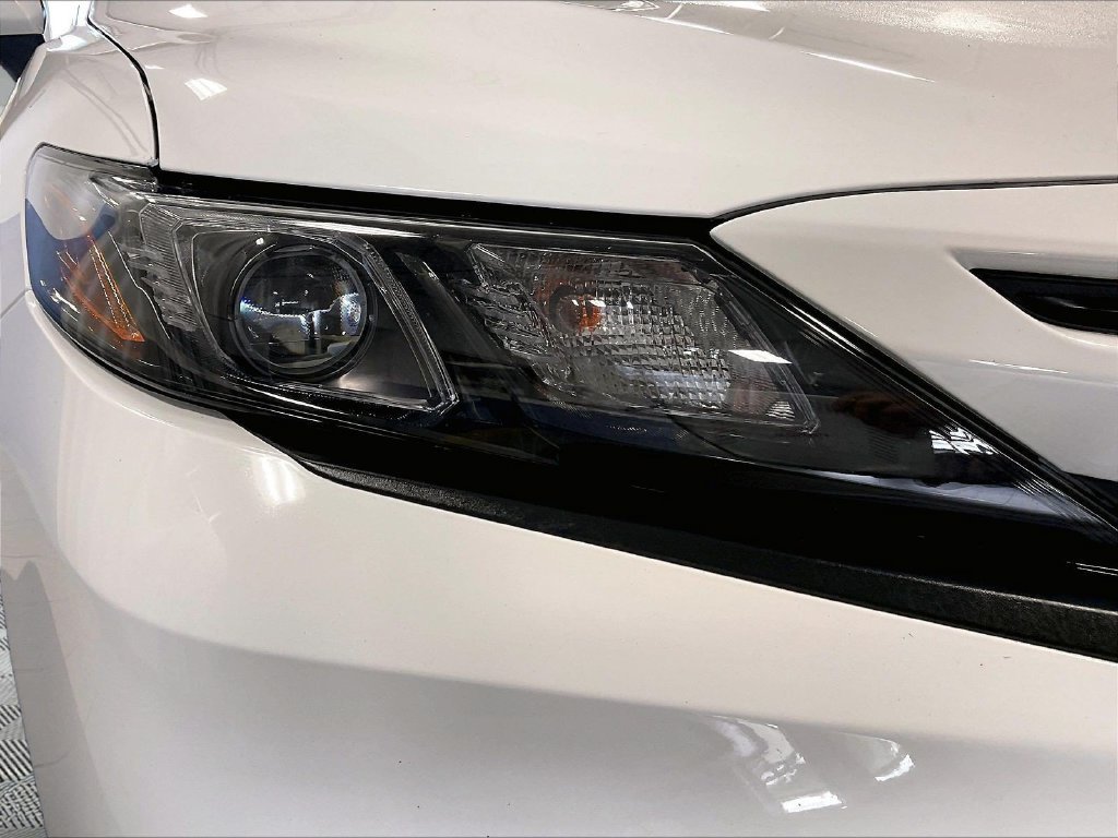 Used 2021 Toyota Camry SE w/ Cold Weather Package FWD image 32