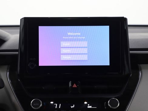 Used 2024 Toyota Corolla Cross LE w/ Moonroof Package image 17