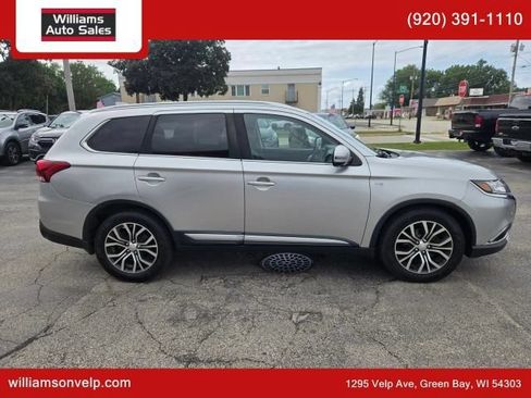 Used 2018 Mitsubishi Outlander GT AWD/4WD image 3