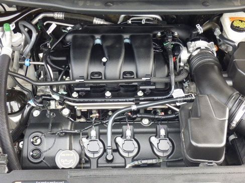 Used 2018 Ford Explorer Limited w/ Equipment Group 301A image 11