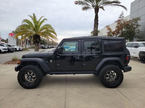 Used 2022 Jeep Wrangler Unlimited Sport image 3