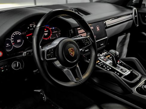 Used 2023 Porsche Cayenne Base image 25