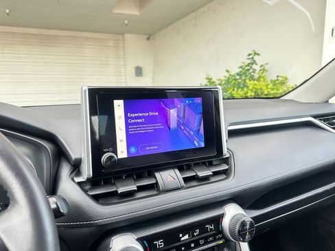 Used 2025 Toyota RAV4 XLE image 21