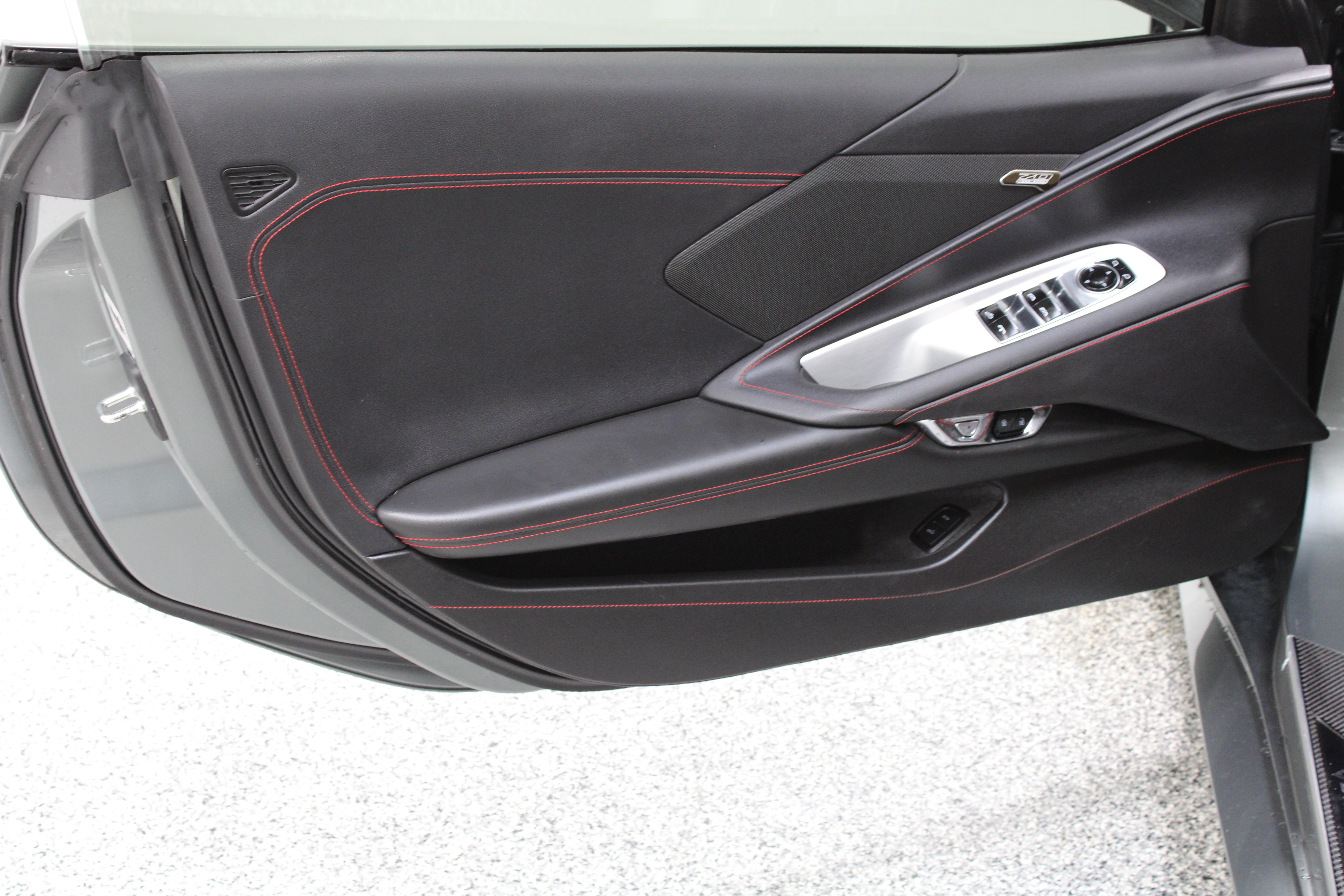 Used 2023 Chevrolet Corvette Stingray Convertible w/ Z51 Performance Package RWD image 13