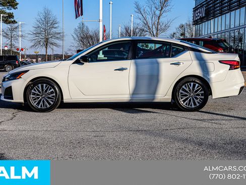 Used 2025 Nissan Altima 2.5 SV image 10