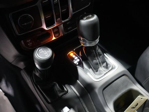 Used 2024 Jeep Wrangler Unlimited Rubicon w/ Convenience Group image 28