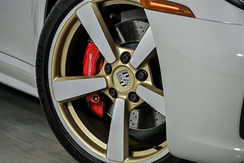 Used 2020 Porsche 911 Carrera S RWD image 4