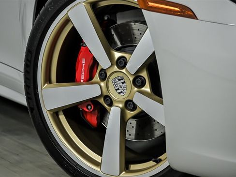 Used 2020 Porsche 911 Carrera S RWD image 4
