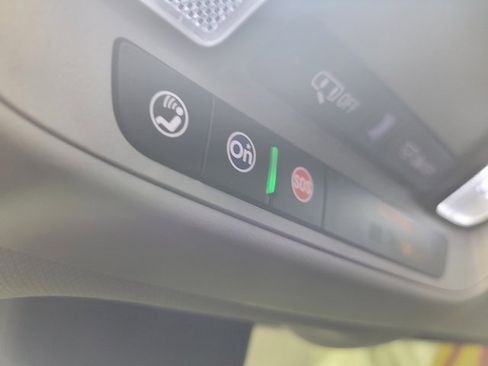 Used 2021 Chevrolet Equinox LT image 37