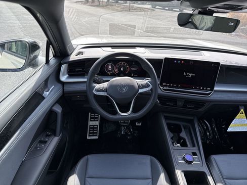 New 2026 Volkswagen Tiguan SE R-Line AWD/4WD image 15