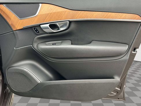 Used 2024 Volvo XC90 B5 Plus image 25