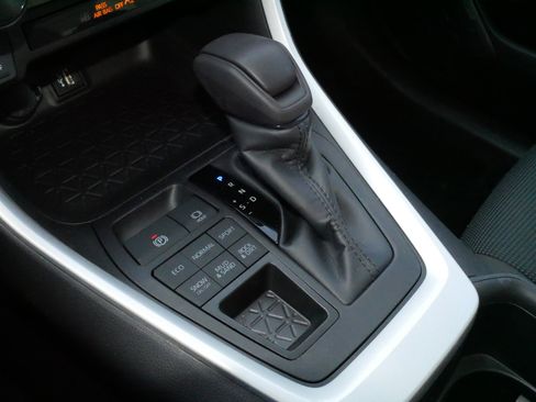 Certified 2023 Toyota RAV4 LE image 24