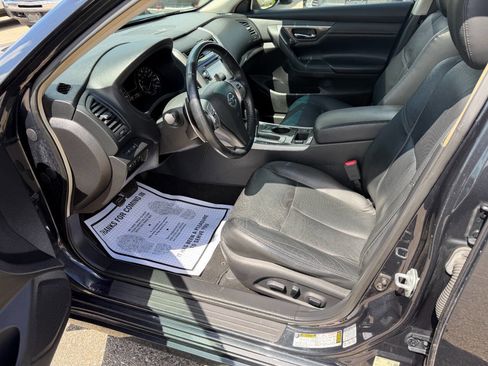 Used 2013 Nissan Altima 3.5 SL w/ Technology Pkg FWD image 10