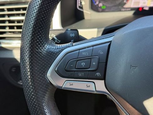 Used 2023 Volkswagen Atlas Cross Sport SEL R-Line AWD/4WD image 31