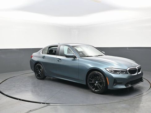 Used 2021 BMW 330i xDrive Sedan w/ Convenience Package image 7