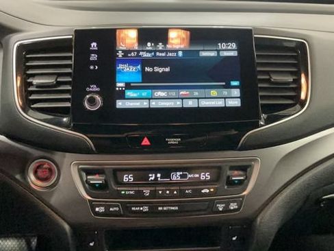 Used 2024 Honda Passport EX-L image 11