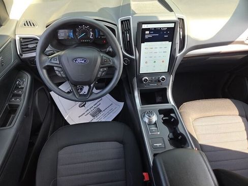 Used 2024 Ford Edge SE AWD/4WD image 10