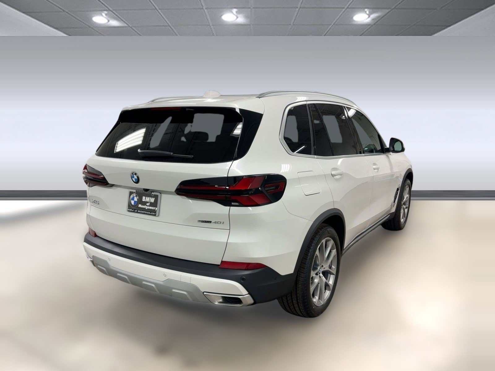 Used 2026 BMW X5 sDrive40i w/ Premium Package RWD image 9