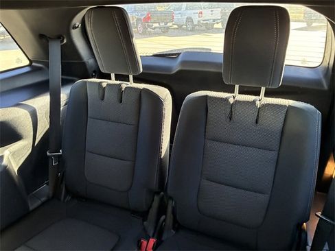 Used 2017 Ford Explorer XLT image 13