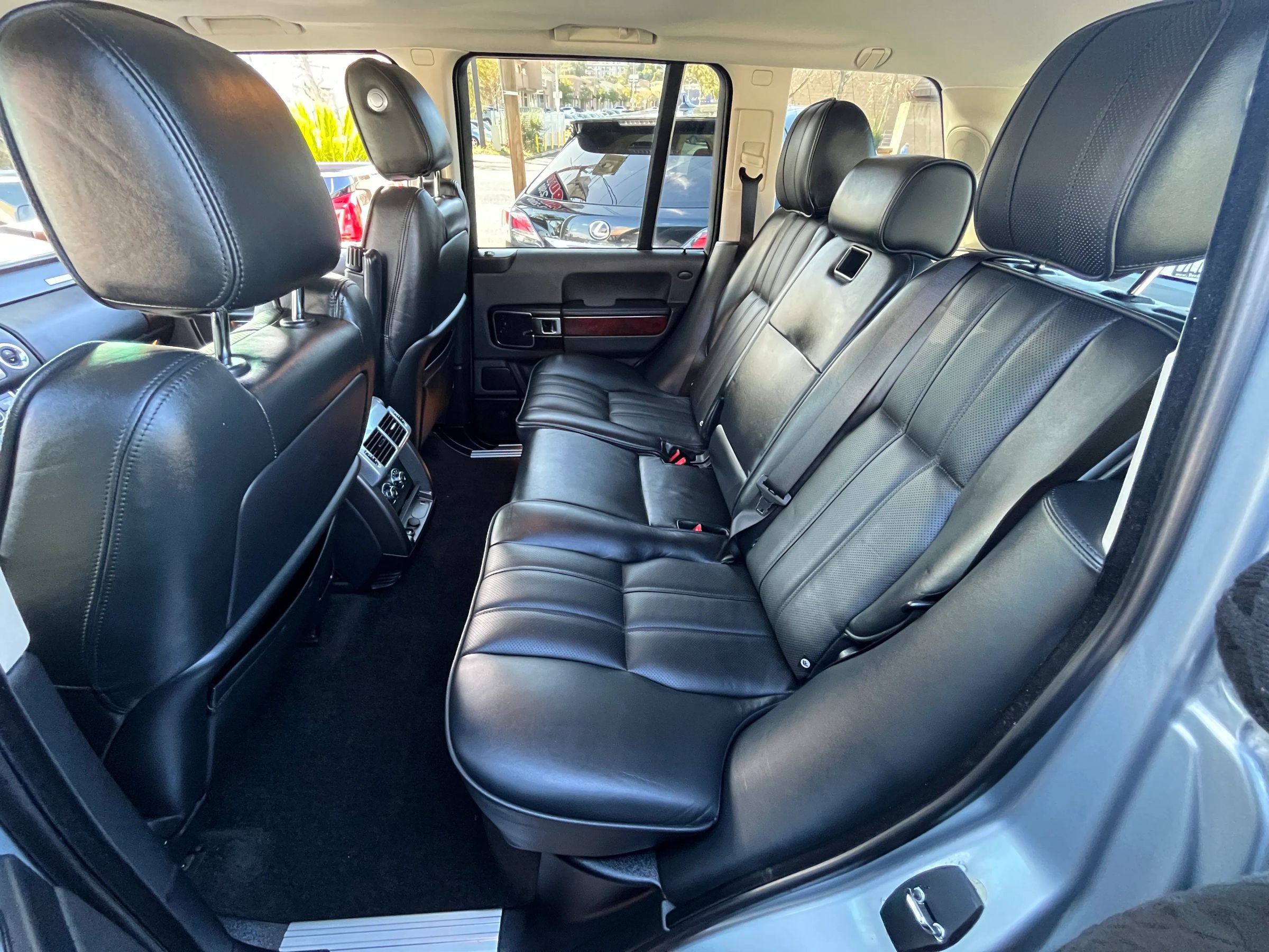 Used 2011 Land Rover Range Rover HSE LUX AWD/4WD image 15