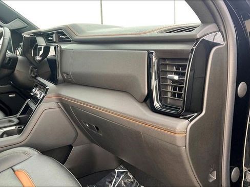 Used 2024 GMC Sierra 2500 AT4 w/ AT4 Premium Plus Package image 20