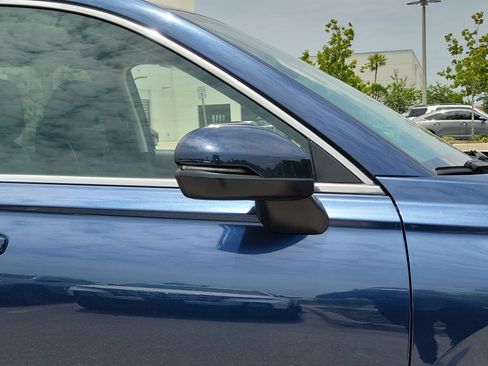 Used 2025 Honda CR-V LX image 8