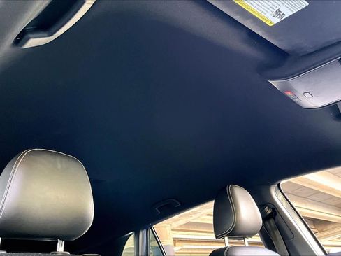 Used 2023 Volkswagen Atlas Cross Sport SE image 13