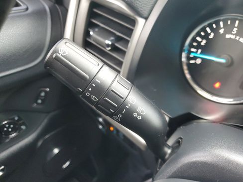 Used 2023 Ford Expedition XLT image 30