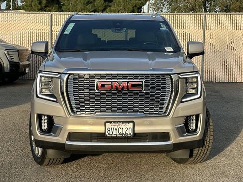 Used 2021 GMC Yukon XL Denali w/ Denali Premium Package image 2