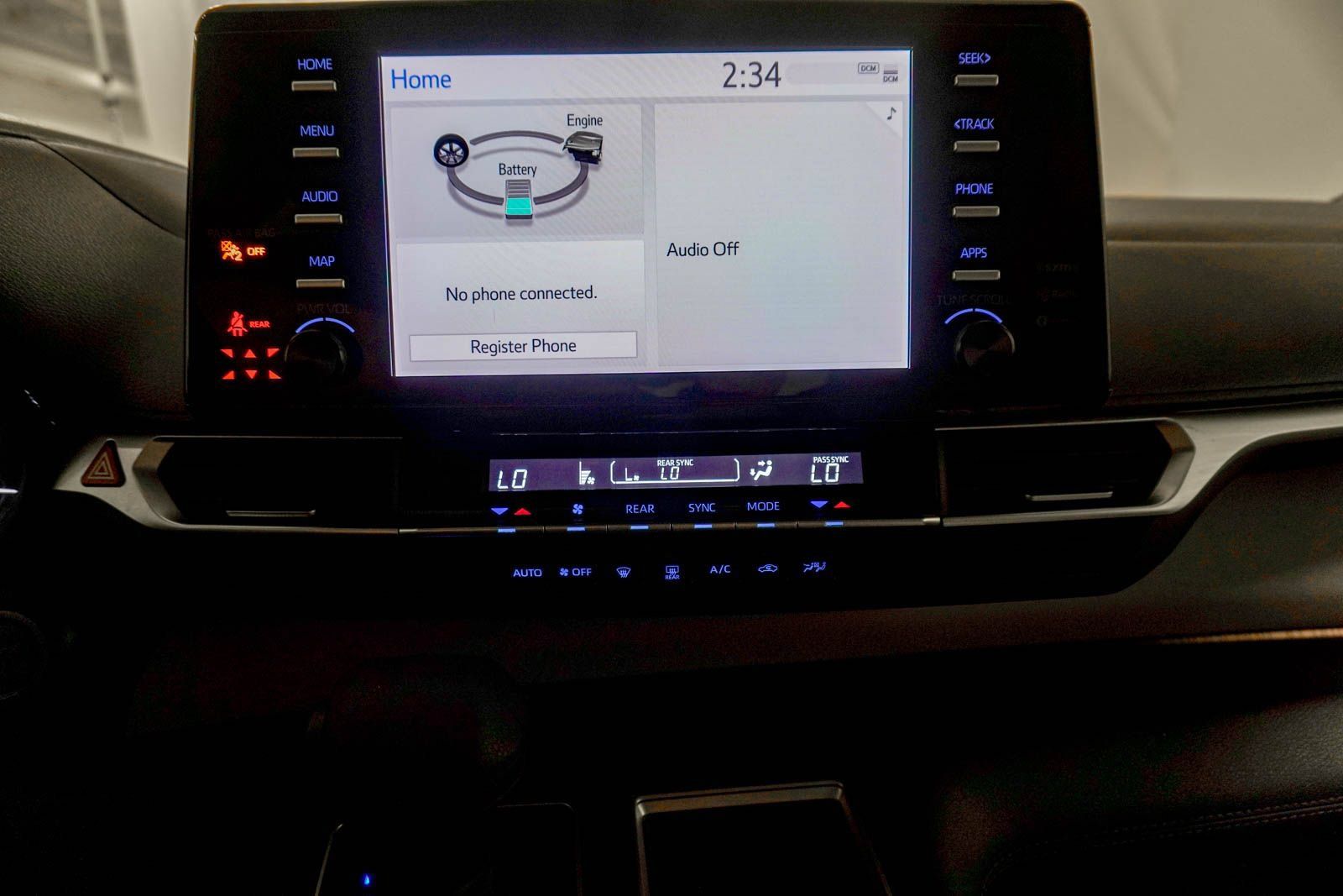 Used 2024 Toyota Sienna LE FWD image 24