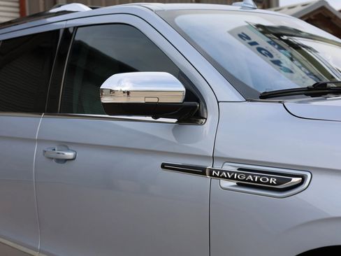 Used 2020 Lincoln Navigator L Black Label w/ Cargo Convenience Package image 14