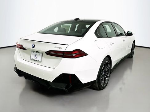 Used 2025 BMW 530i 530i w/ M Sport Package image 5