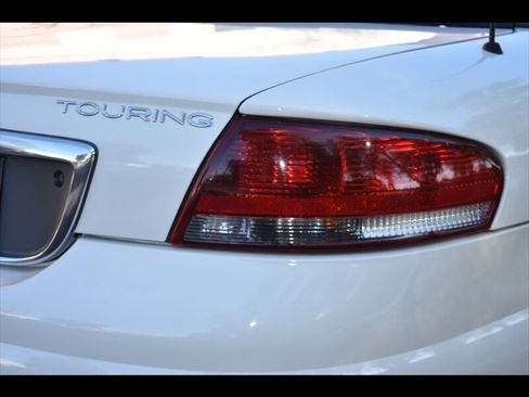 Used 2006 Chrysler Sebring Touring FWD image 48