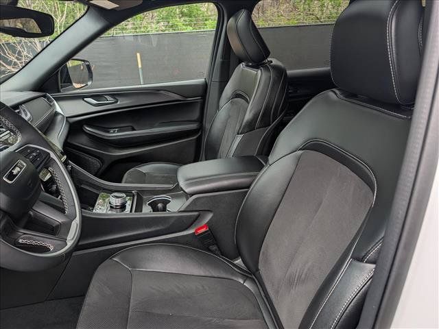 Used 2024 Jeep Grand Cherokee Altitude AWD/4WD image 27