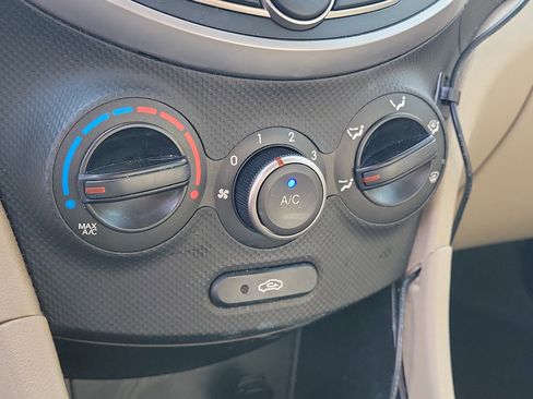 Used 2017 Hyundai Accent SE image 18