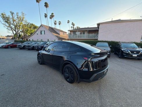 Used 2026 Tesla Model Y 2WD image 3