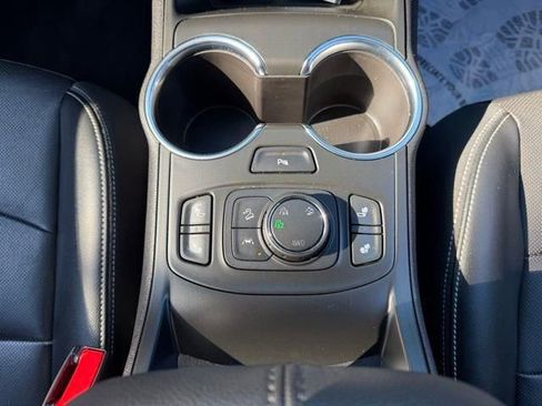 Used 2022 GMC Terrain SLT w/ Infotainment Package II image 20