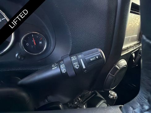 Used 2018 Jeep Wrangler Unlimited Sport S image 17