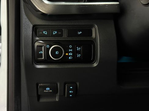 Used 2023 Ford F250 Lariat AWD/4WD image 28