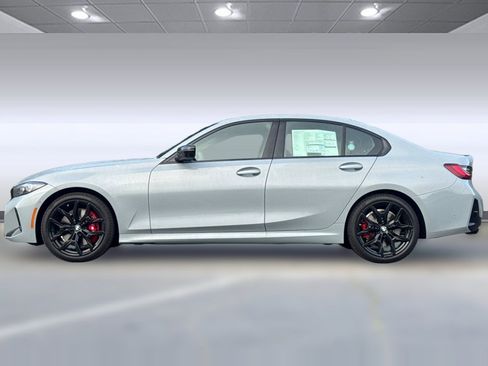 New 2026 BMW 330i Sedan w/ M Sport Package RWD image 2