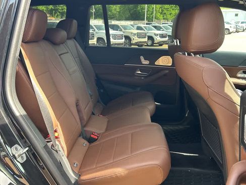 Used 2024 Mercedes-Benz GLS 450 4MATIC image 14