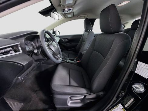 Used 2025 Toyota Corolla LE FWD image 13