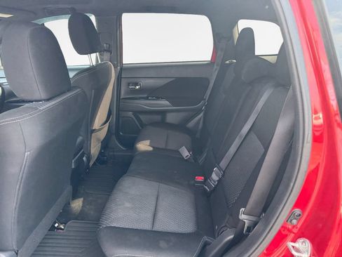 Used 2018 Mitsubishi Outlander LE AWD/4WD image 24