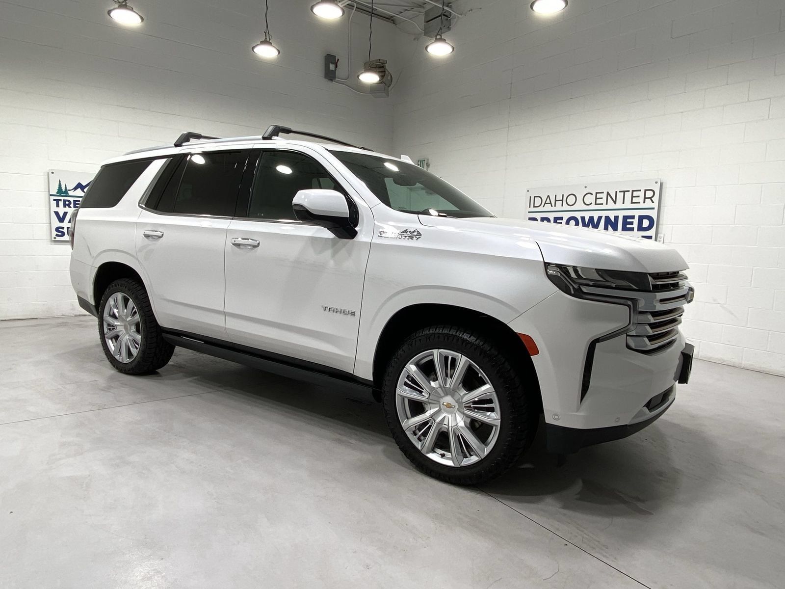 Used 2024 Chevrolet Tahoe High Country w/ Advanced Technology Package AWD/4WD image 2