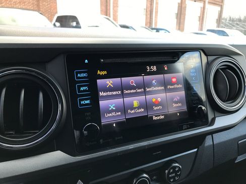 Used 2019 Toyota Tacoma TRD Off-Road image 21