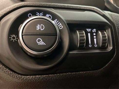 Used 2022 Jeep Gladiator Sport AWD/4WD image 24