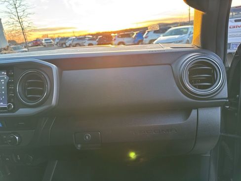 Used 2023 Toyota Tacoma TRD Sport image 24